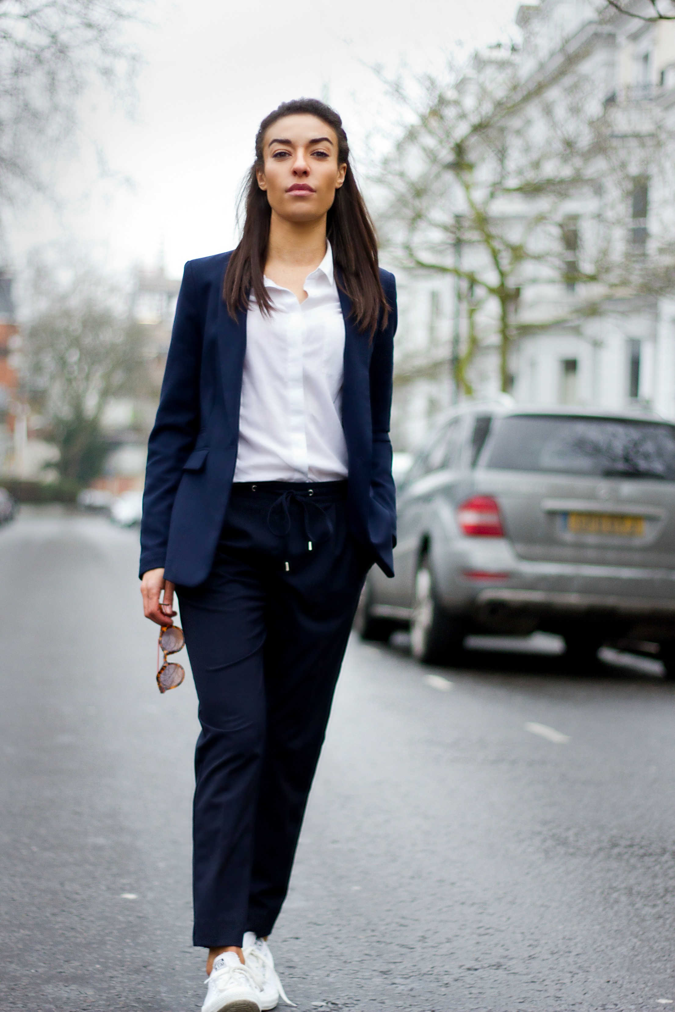 What to Wear To A Job Interview & 6 Outfit Colors to Consider - Cubicle ...